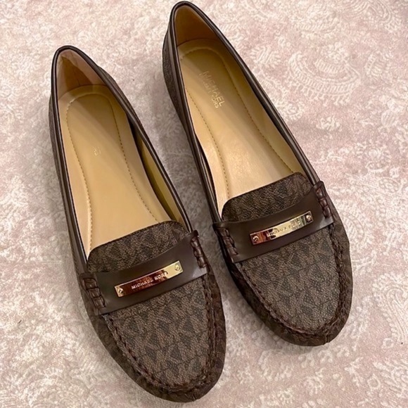 Brand New Michael Kors Brown Loafers Slip On Flats w/ Gold Tone Metal Logo Bar - Picture 14 of 16